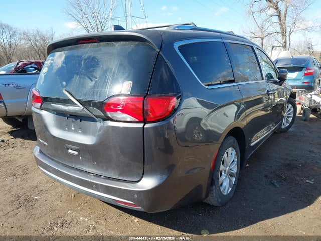Auction sale of the 2018 Chrysler Pacifica Touring L Plus, vin: 2C4RC1EG6JR104140, lot number: 44441379