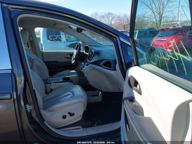Auction sale of the 2018 Chrysler Pacifica Touring L Plus, vin: 2C4RC1EG6JR104140, lot number: 44441379