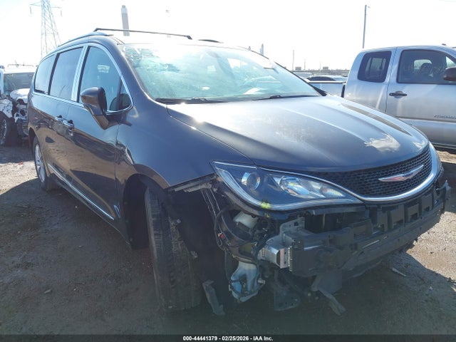 Auction sale of the 2018 Chrysler Pacifica Touring L Plus, vin: 2C4RC1EG6JR104140, lot number: 44441379