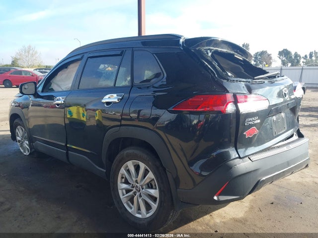 Toyota Corolla Cross Le 2023 7MUCAAAG2PV037723 Image 3