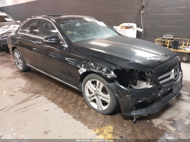 44441438 :رقم المزاد ، 55SWF4KB2HU191818 vin ، 2017 Mercedes-benz C 300 4matic/luxury 4matic/sport 4matic مزاد بيع