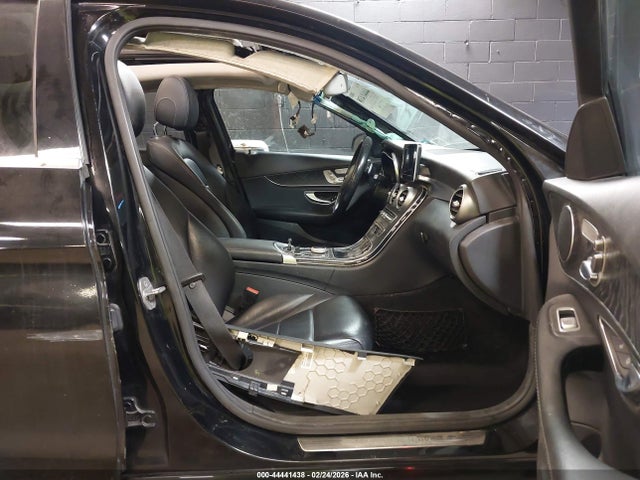 44441438 :رقم المزاد ، 55SWF4KB2HU191818 vin ، 2017 Mercedes-benz C 300 4matic/luxury 4matic/sport 4matic مزاد بيع