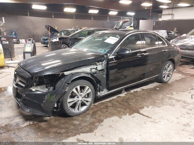 44441438 :رقم المزاد ، 55SWF4KB2HU191818 vin ، 2017 Mercedes-benz C 300 4matic/luxury 4matic/sport 4matic مزاد بيع