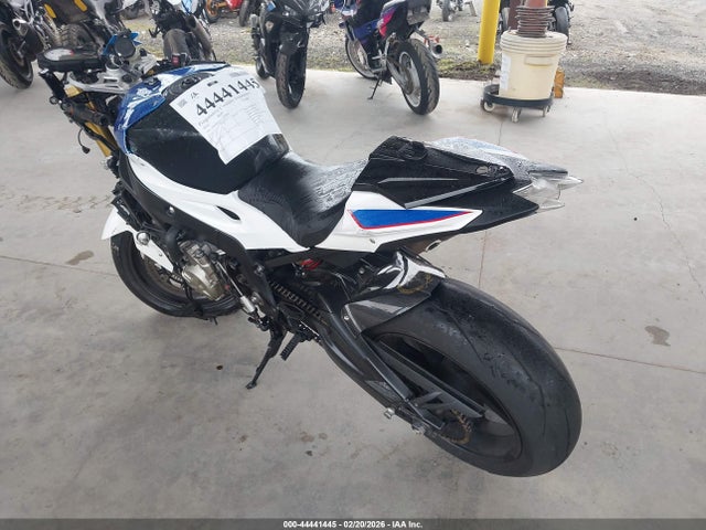 2016 BMW S 1000 WB10D2106GZ355434 Photo 2