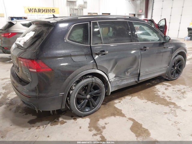 Продажа на аукционе авто 2023 Volkswagen Tiguan 2.0t Se R-line Black, vin: 3VV8B7AX2PM027064, номер лота: 44441473