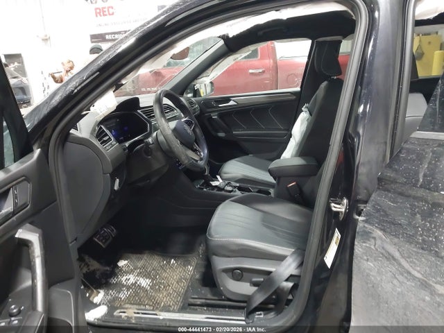 Продажа на аукционе авто 2023 Volkswagen Tiguan 2.0t Se R-line Black, vin: 3VV8B7AX2PM027064, номер лота: 44441473