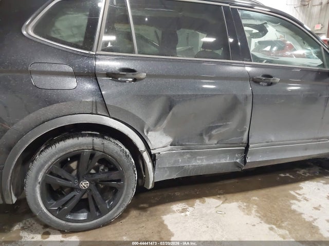 Продажа на аукционе авто 2023 Volkswagen Tiguan 2.0t Se R-line Black, vin: 3VV8B7AX2PM027064, номер лота: 44441473