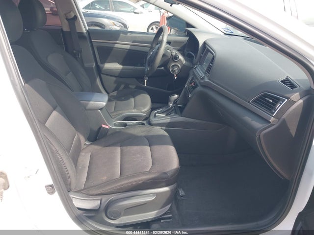5NPD84LF2JH253682 Hyundai ELANTRA SEL