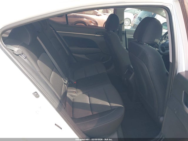5NPD84LF2JH253682 Hyundai ELANTRA SEL