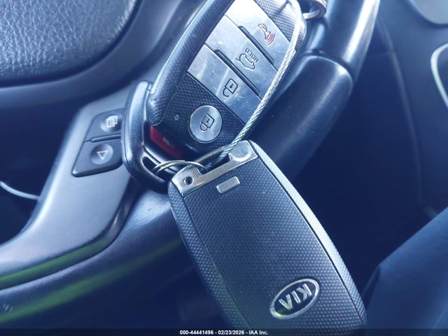 5XYKT3A63EG491878 KIA SORENTO LX