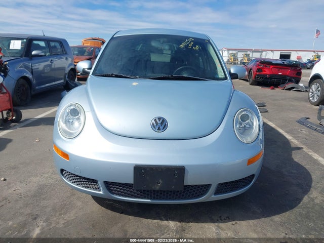44441508 :رقم المزاد ، 3VWPW31C49M507563 vin ، 2009 Volkswagen New Beetle 2.5l مزاد بيع