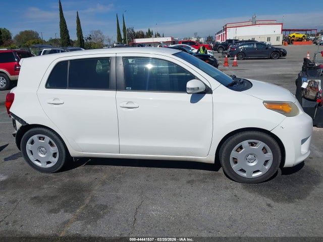 Scion XD 2014 JTKKUPB46E1042155 Image 14