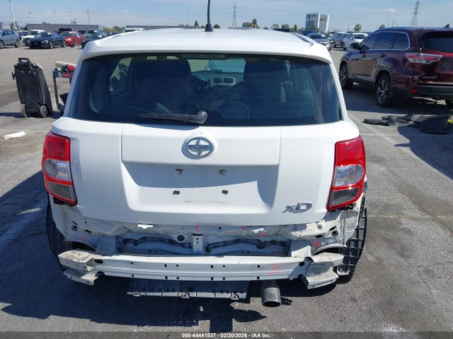 Scion XD 2014 JTKKUPB46E1042155 Image 17