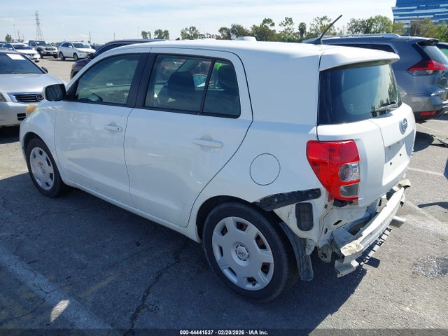 Scion XD 2014 JTKKUPB46E1042155 Image 3