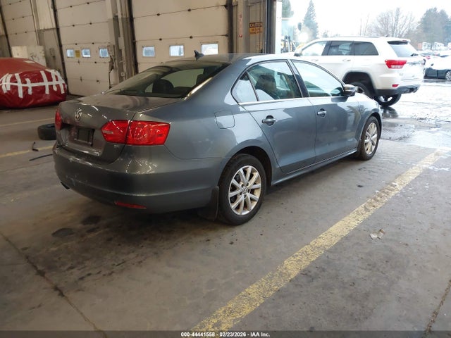 3VWD07AJ5EM212671 Volkswagen Jetta 1.8t Se