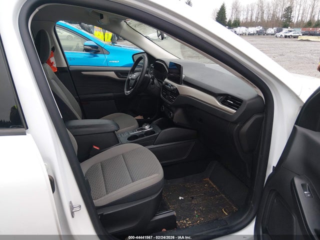 1FMCU9G6XNUB54193 Ford ESCAPE SE