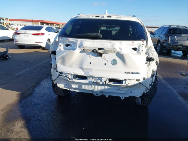 JTJBJRBZ8G2031725 Lexus NX 300H