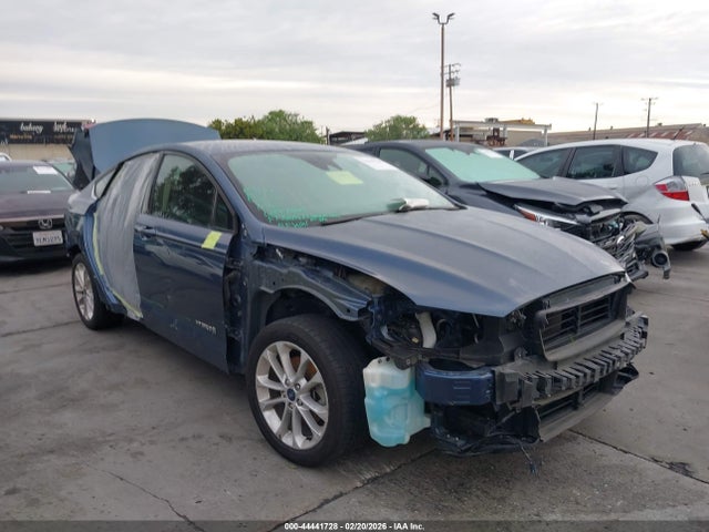2019 3FA6P0LU8KR110176 главное изображение