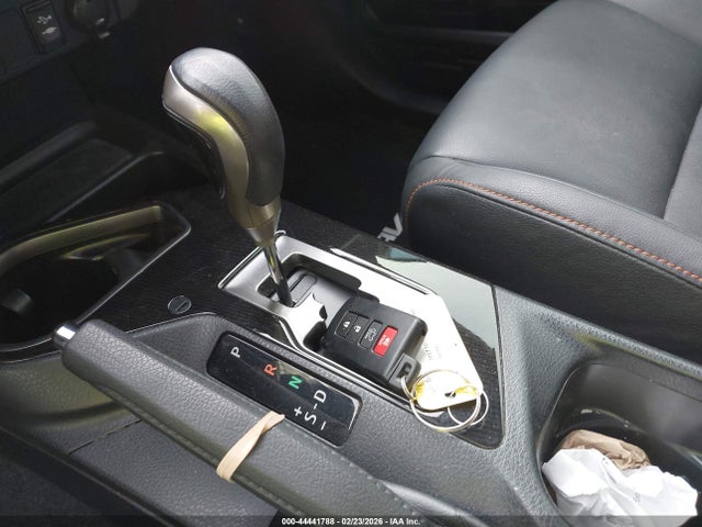 Toyota RAV4 SE 2017 JTMNFREV2HJ706115 Image 11