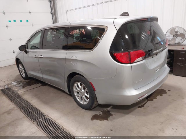 2023 CHRYSLER VOYAGER 2C4RC1CG5PR554227 Photo 2