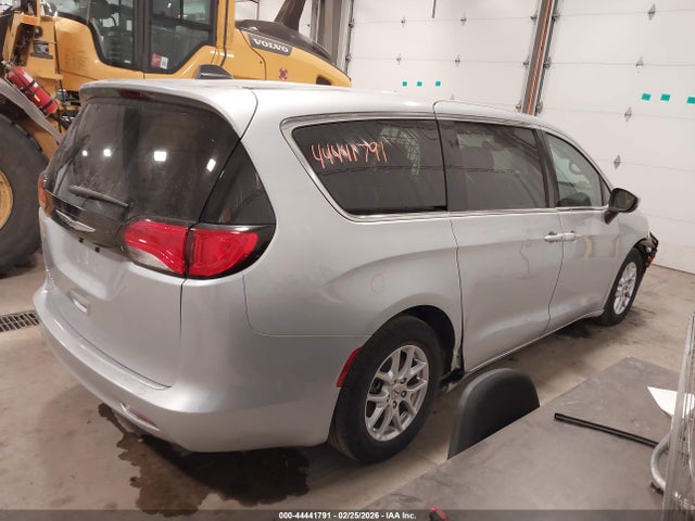 2023 CHRYSLER VOYAGER 2C4RC1CG5PR554227 Photo 3