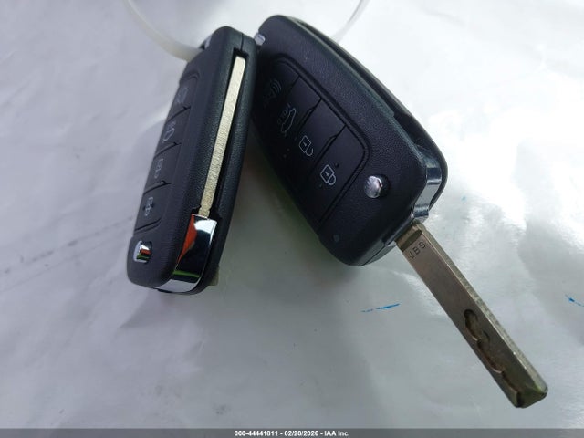 KMHLL4DG4SU028149 Hyundai ELANTRA SE