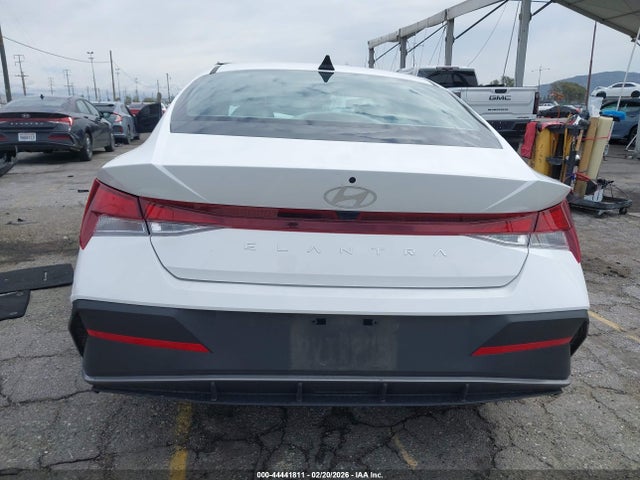 KMHLL4DG4SU028149 Hyundai ELANTRA SE