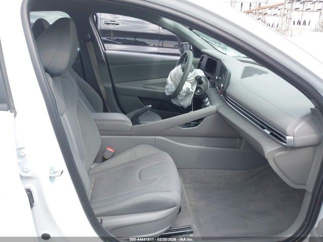 KMHLL4DG4SU028149 Hyundai ELANTRA SE