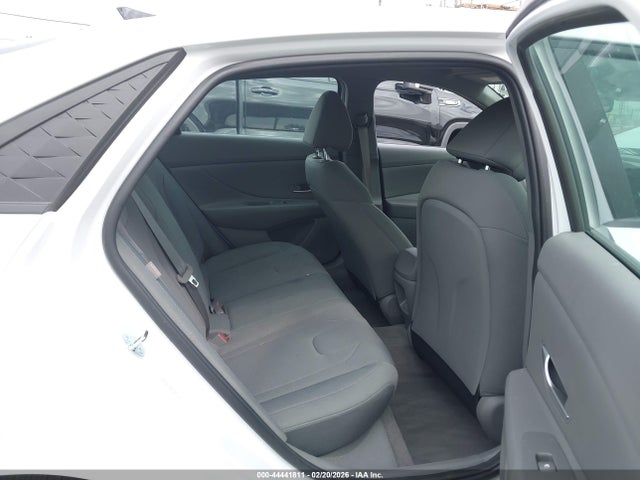 KMHLL4DG4SU028149 Hyundai ELANTRA SE