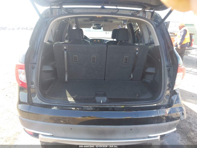 Auction sale of the 2019 Honda Pilot Touring, vin: 5FNYF5H98KB019935, lot number: 44441844