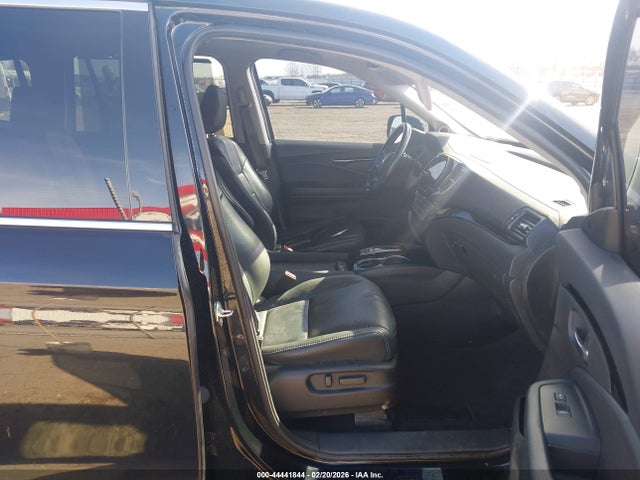 Auction sale of the 2019 Honda Pilot Touring, vin: 5FNYF5H98KB019935, lot number: 44441844