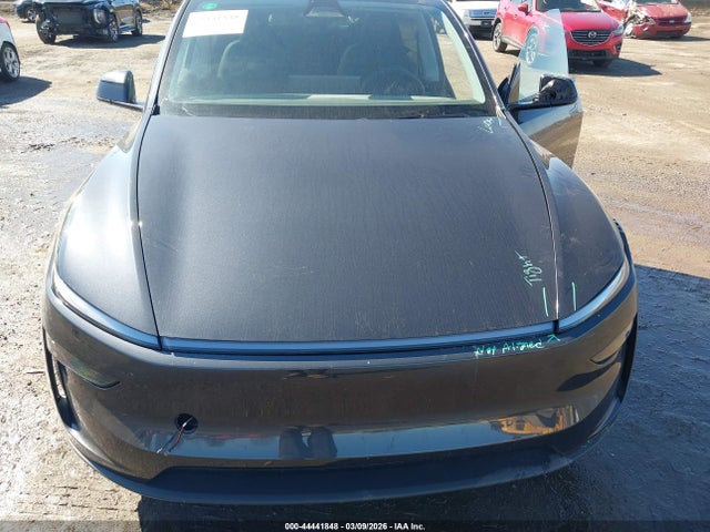 2026 TESLA MODEL Y 7SAYGDEE2TF367677 Photo 9
