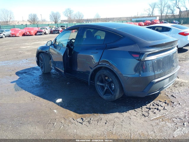 2026 TESLA MODEL Y 7SAYGDEE2TF367677 Photo 2