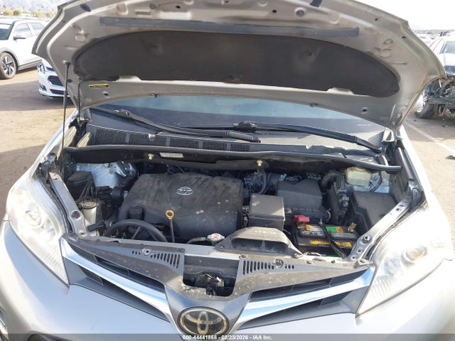 5TDYZ3DC6JS918770 Toyota Sienna Xle 8 Passenger