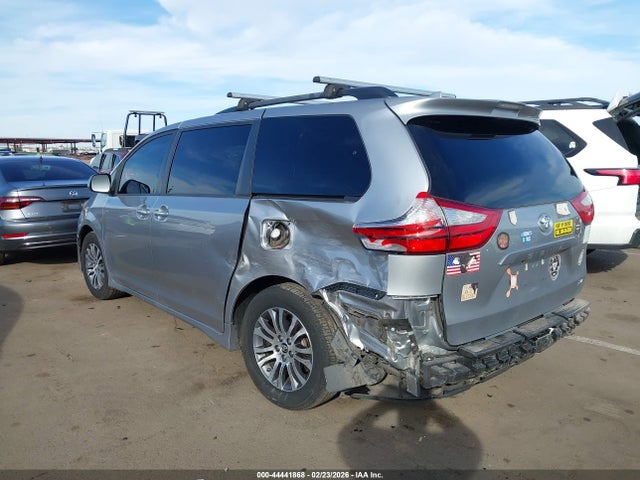 5TDYZ3DC6JS918770 Toyota Sienna Xle 8 Passenger