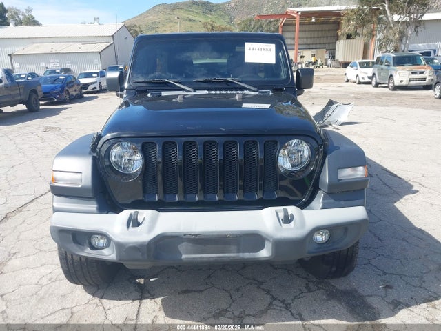 1C4HJXDN4KW563759 Jeep Wrangler Unlimited Sport S 4x4