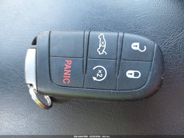 44441999 :رقم المزاد ، 1C3CCCBB4GN102438 vin ، 2016 Chrysler 200 S مزاد بيع