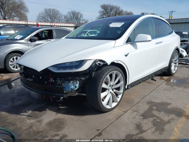 2017 Tesla Model X 100d/75d/90d მანქანა იყიდება აუქციონზე, vin: 5YJXCBE22HF043618, აუქციონის ნომერი: 44442008