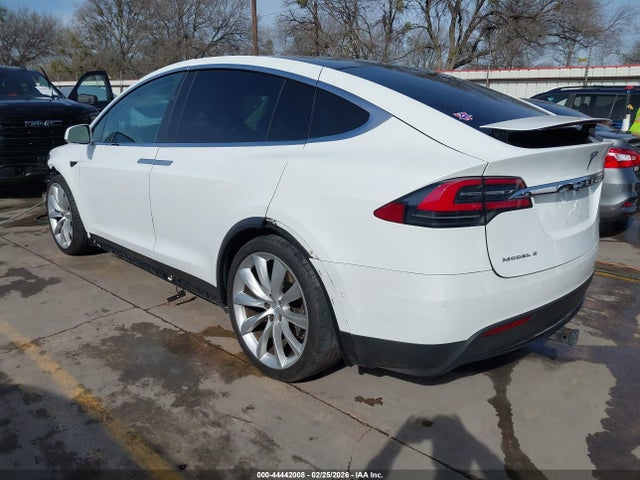 2017 Tesla Model X 100d/75d/90d მანქანა იყიდება აუქციონზე, vin: 5YJXCBE22HF043618, აუქციონის ნომერი: 44442008