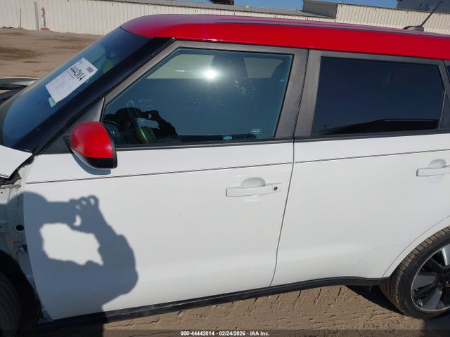 KIA SOUL + 2018 KNDJP3A55J7563629 Image 15