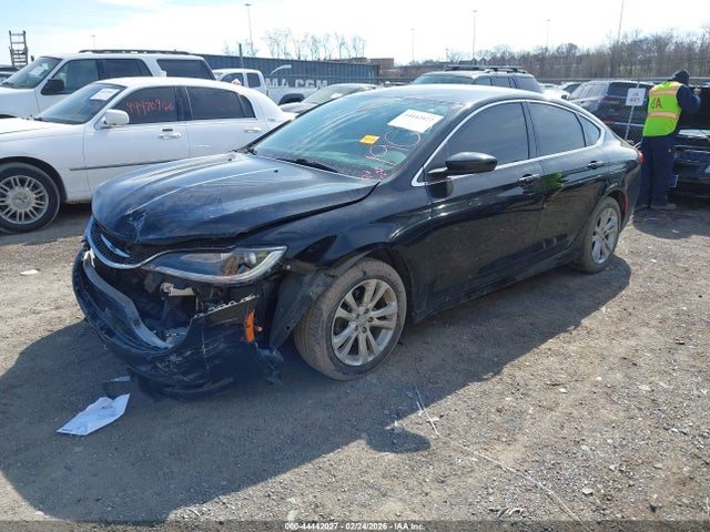 Chrysler 200 Limited 2016 1C3CCCAB9GN131905 Image 2