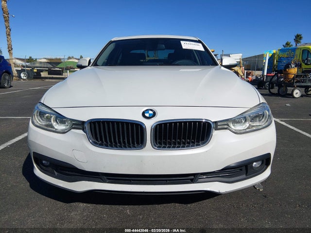 WBA8E1G56JNU92496 BMW 320i