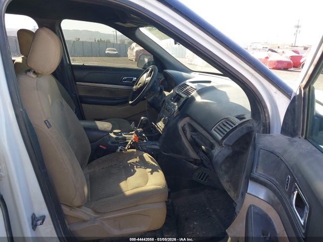 1FM5K8B86HGC14930 Ford Explorer