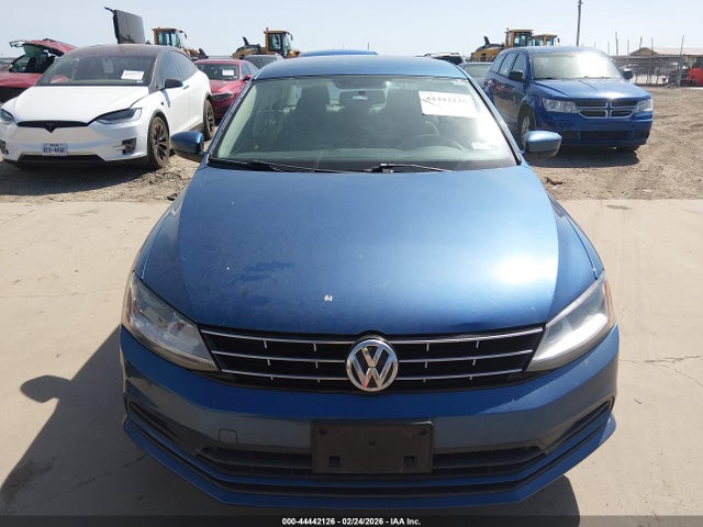 44442126 :رقم المزاد ، 3VW2B7AJ7JM218564 vin ، 2018 Volkswagen Jetta 1.4t S مزاد بيع