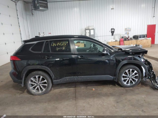 2025 Toyota Corolla Cross Xle მანქანა იყიდება აუქციონზე, vin: 7MUDAABG9SV120304, აუქციონის ნომერი: 44442139