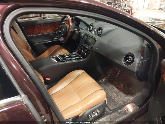 2016 JAGUAR XJ SAJWJ1CD1G8V99080 Photo 4