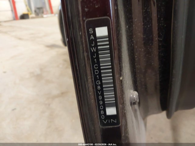 2016 JAGUAR XJ SAJWJ1CD1G8V99080 Photo 8