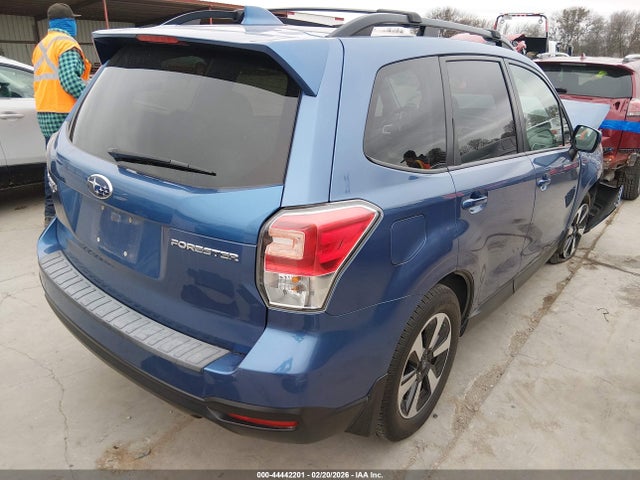 44442201 :رقم المزاد ، JF2SJAEC7JH611811 vin ، 2018 Subaru Forester 2.5i Premium مزاد بيع