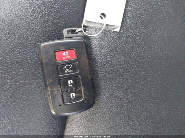 44442236 :رقم المزاد ، JTMJJREV2HD097975 vin ، 2017 Toyota Rav4 Hybrid Se مزاد بيع