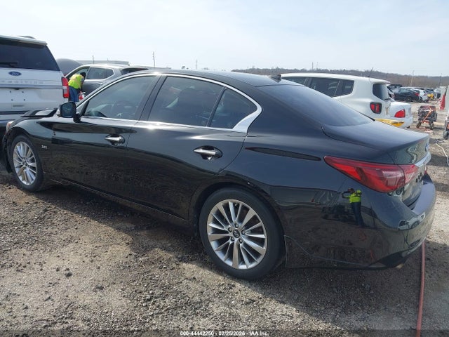 44442250 :رقم المزاد ، JN1EV7AP1JM358488 vin ، 2018 Infiniti Q50 3.0t Luxe مزاد بيع